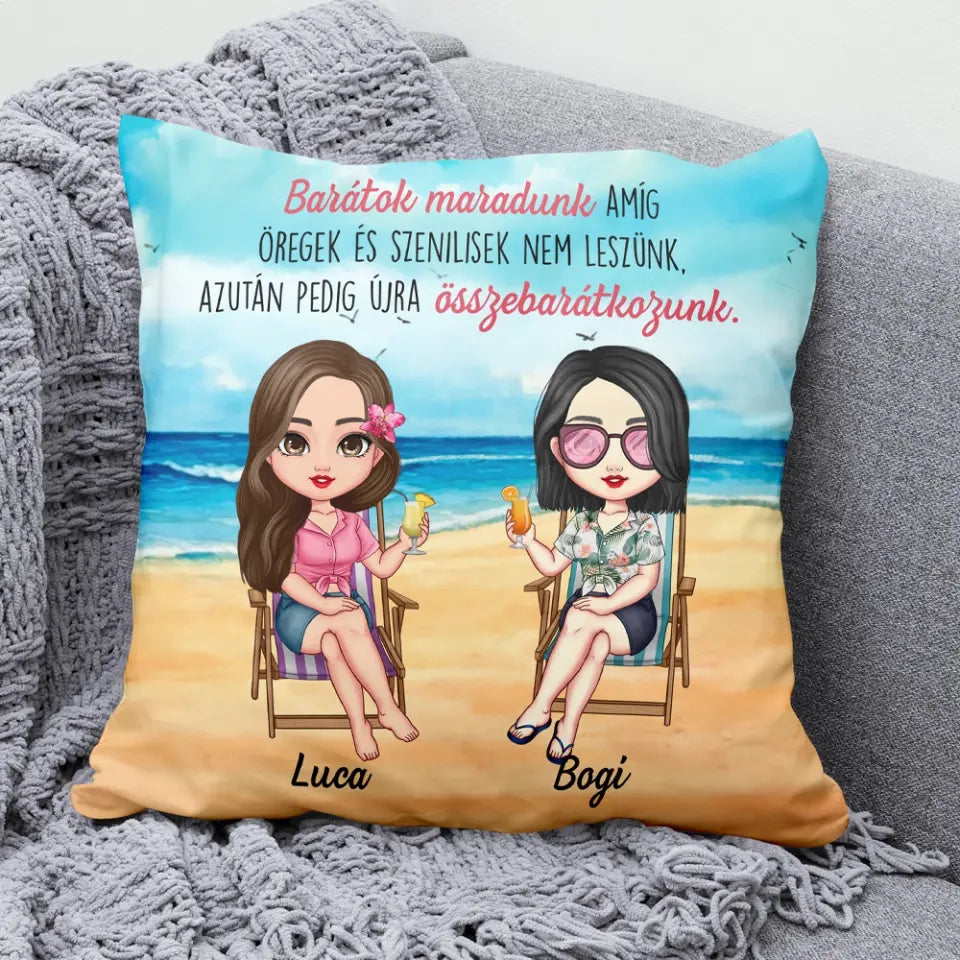 Egyedi párna barátnőknek - lányok a tengerparton