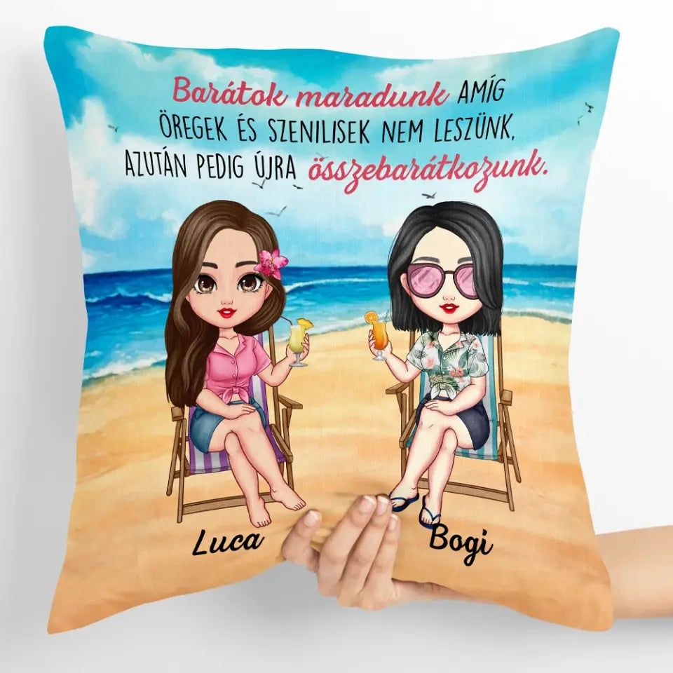 Egyedi párna barátnőknek - lányok a tengerparton