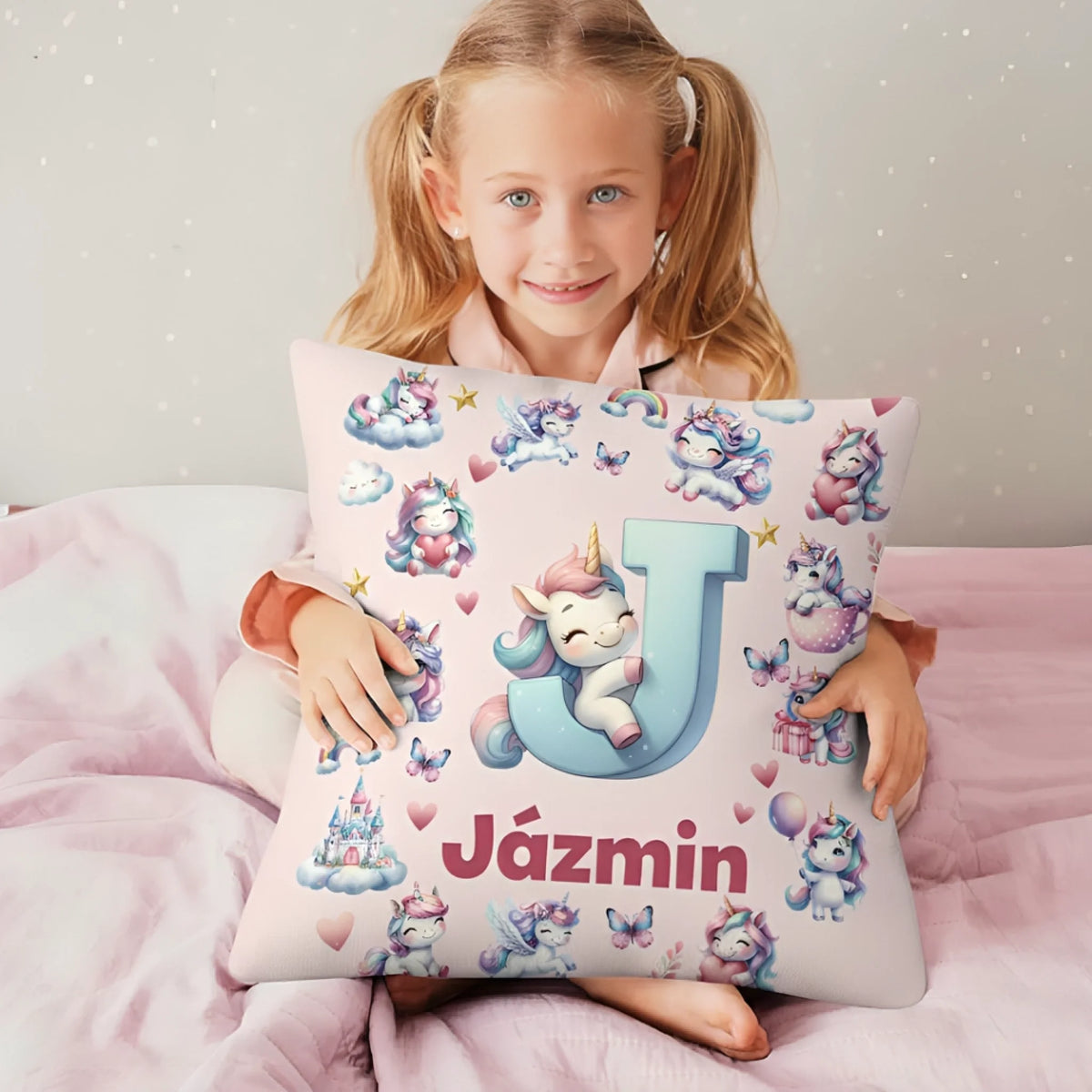Egyedi párna gyerekeknek - saját névvel és monogrammal