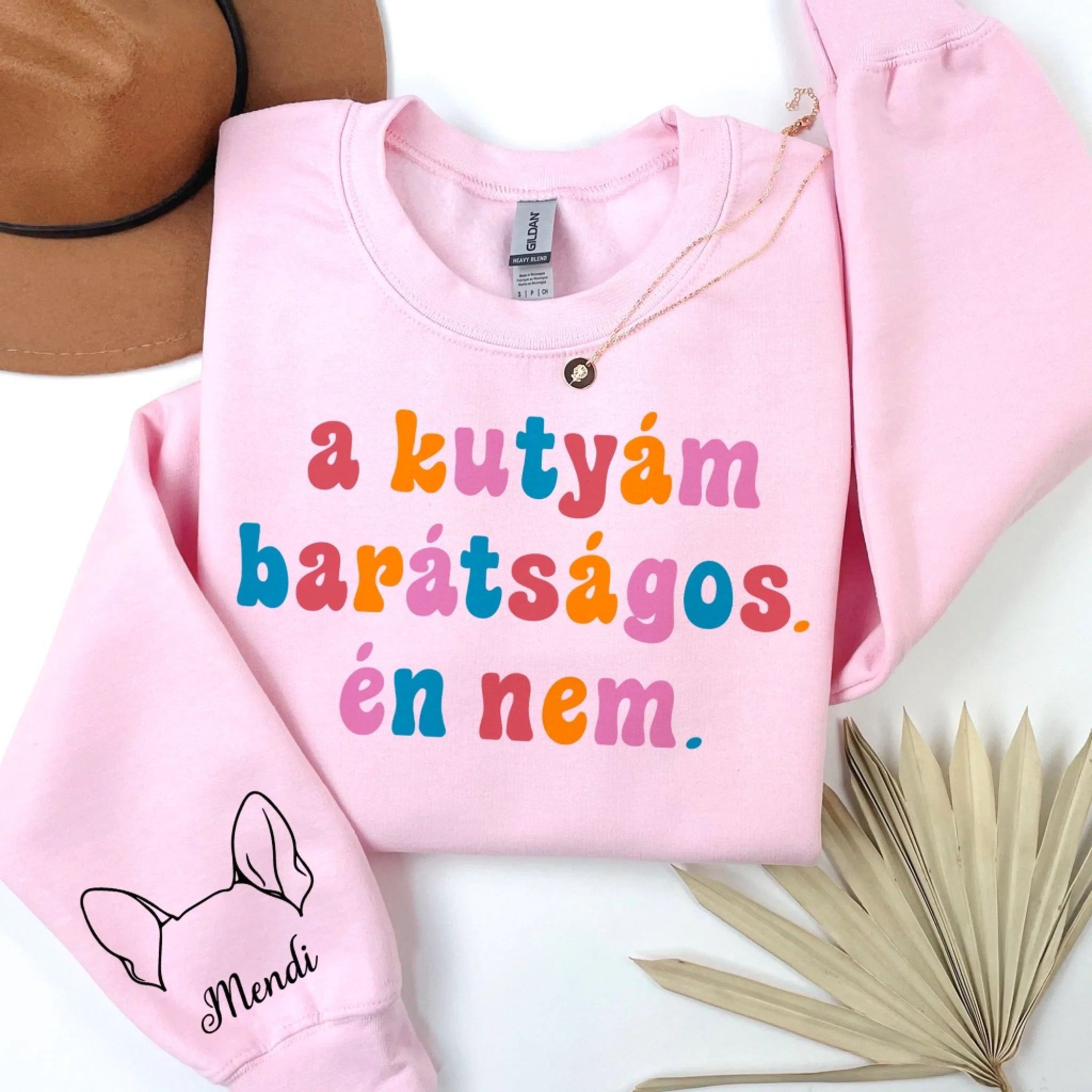 Személyre szabható kutyás pulóver választható kutyákkal és saját kutyanevekkel